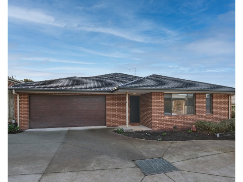 2/18 Main South Road, Drouin VIC 3818