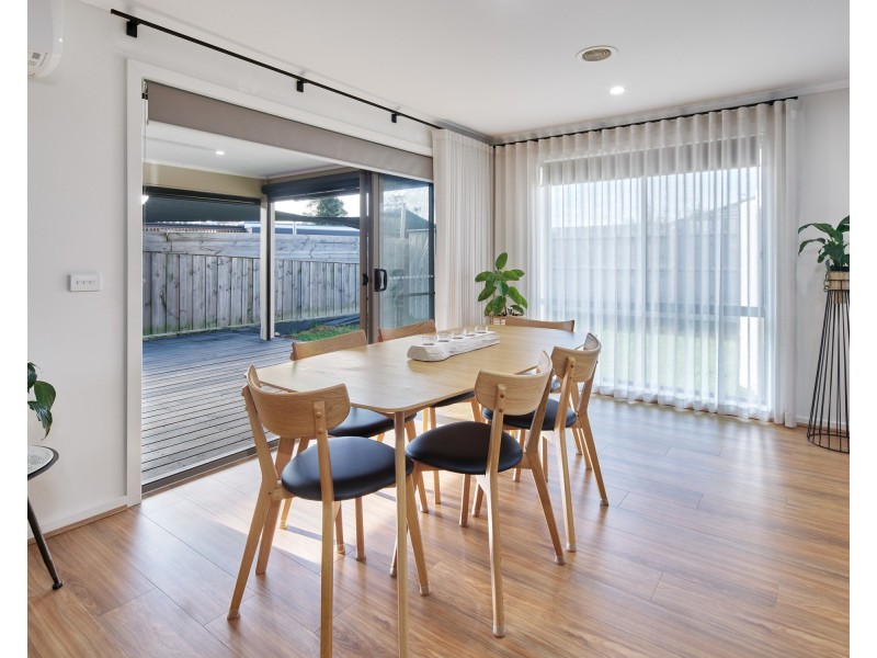 2/18 Main South Road, Drouin VIC 3818