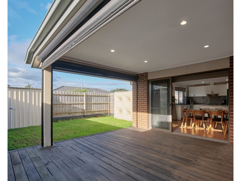 2/18 Main South Road, Drouin VIC 3818