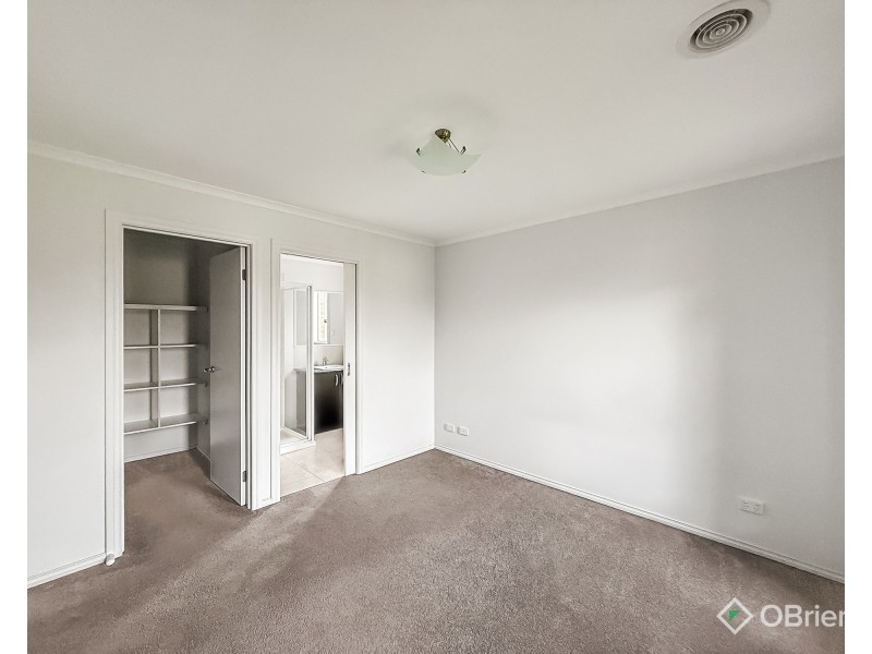 1 Namel Court, Drouin VIC 3818