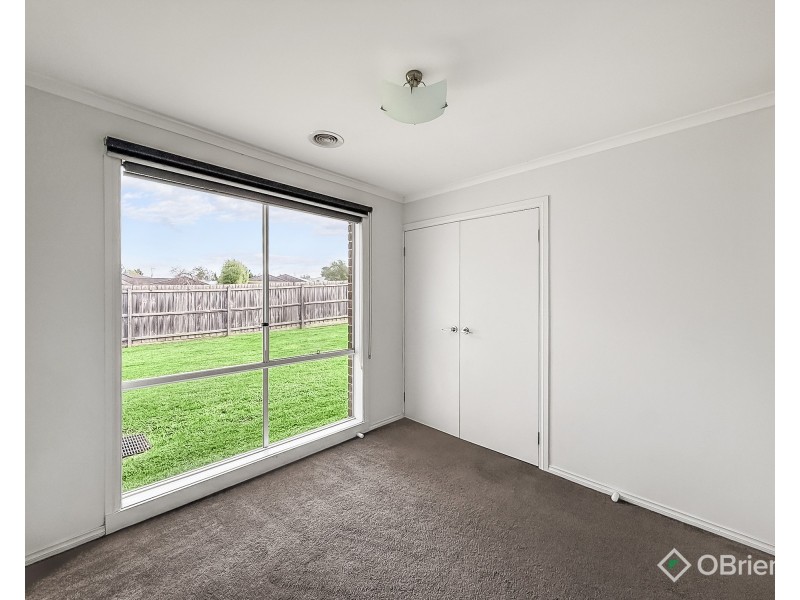 1 Namel Court, Drouin VIC 3818