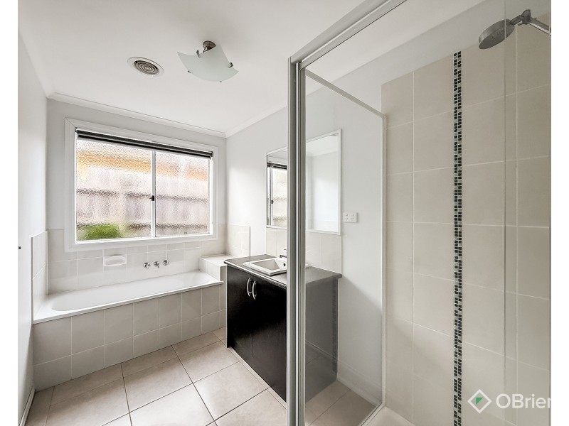 1 Namel Court, Drouin VIC 3818