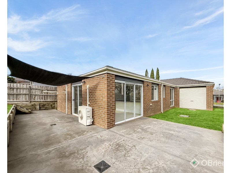 1 Namel Court, Drouin VIC 3818