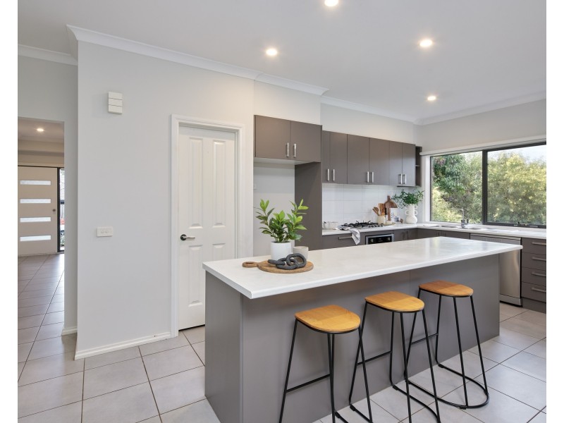 7 Alf Court, Drouin VIC 3818