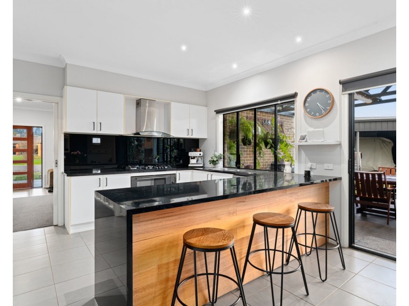 5 Dot Court, Drouin VIC 3818
