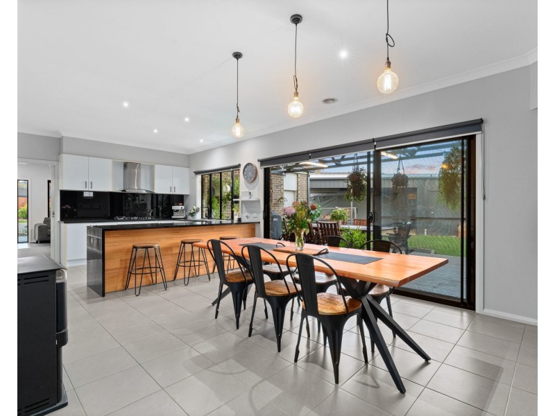 5 Dot Court, Drouin VIC 3818