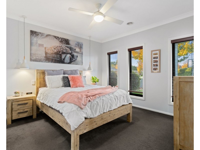 5 Dot Court, Drouin VIC 3818