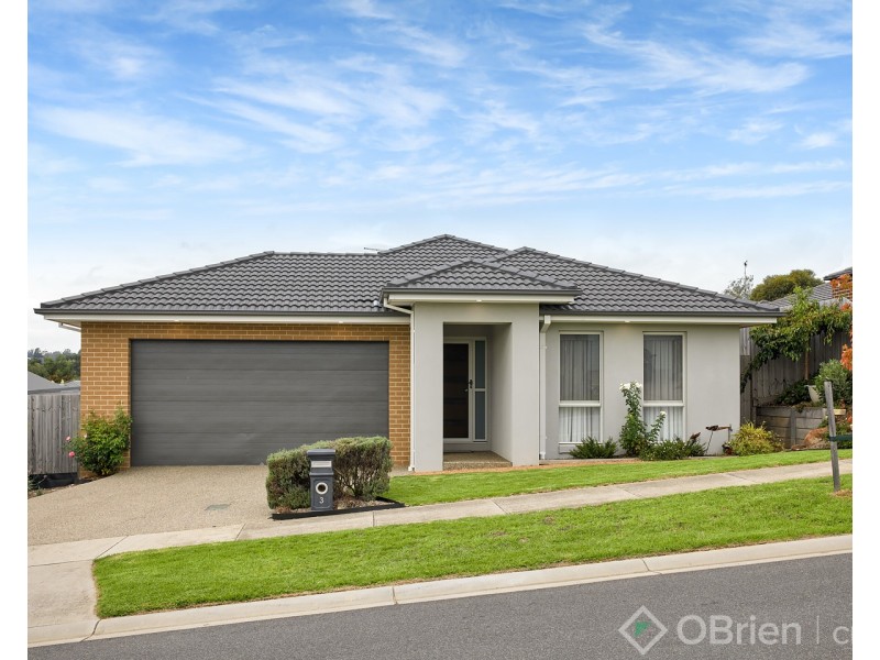 3 Wakeful Crescent, Drouin VIC 3818