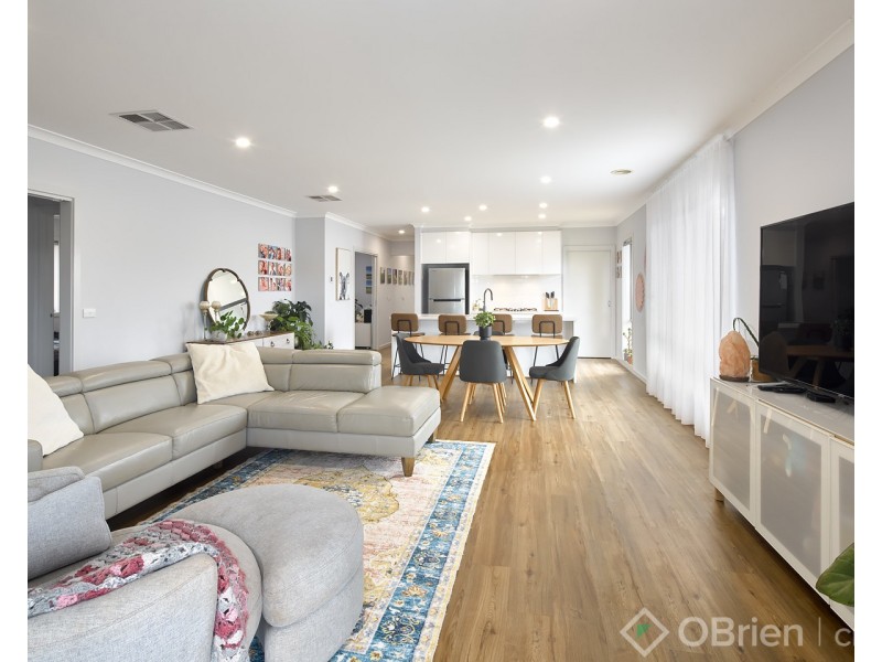 3 Wakeful Crescent, Drouin VIC 3818