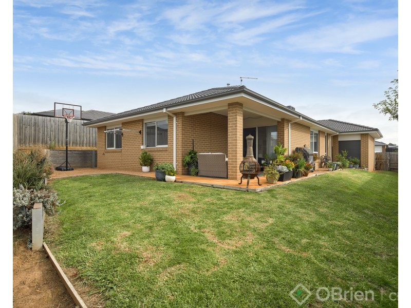3 Wakeful Crescent, Drouin VIC 3818