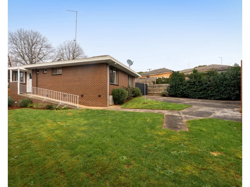 21 Edinburgh Street, Warragul VIC 3820
