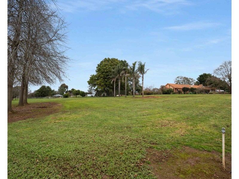 17A Pepperell Drive, Drouin VIC 3818
