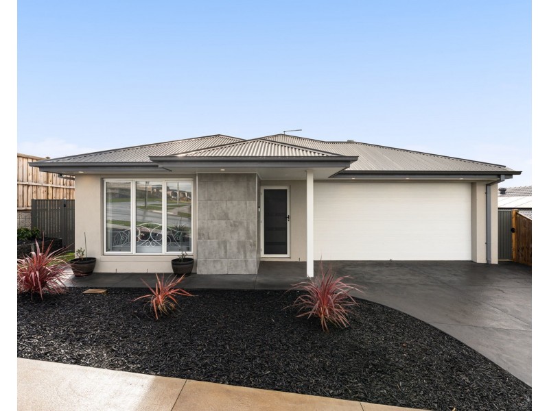 22 Penrith Avenue, Warragul VIC 3820