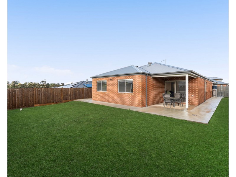 22 Penrith Avenue, Warragul VIC 3820