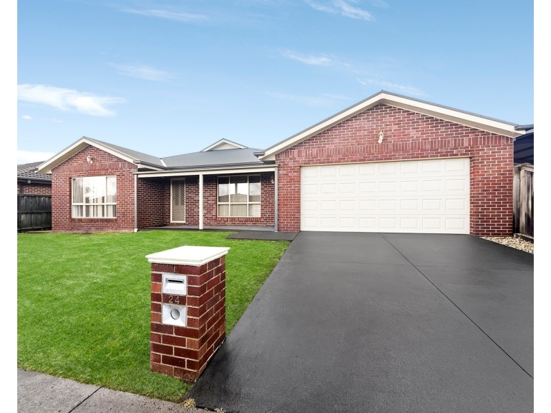 24 Villeneueve Drive, Trafalgar VIC 3824
