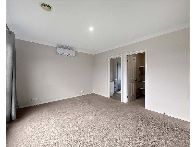 24 Villeneueve Drive, Trafalgar VIC 3824