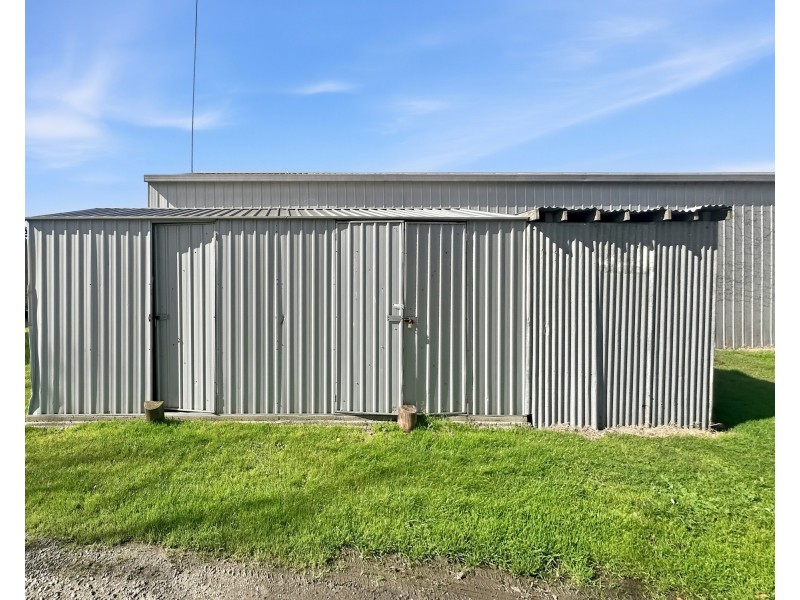 735 Bunyip Modella Road, Iona VIC 3815