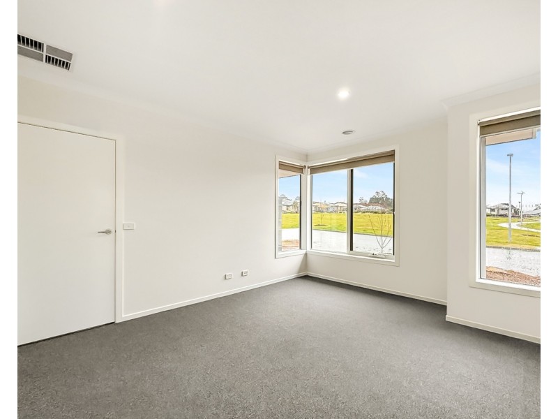 1 Tudor Terrace, Warragul VIC 3820