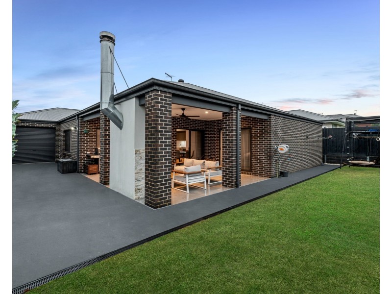 10 Cyathea Street, Drouin VIC 3818