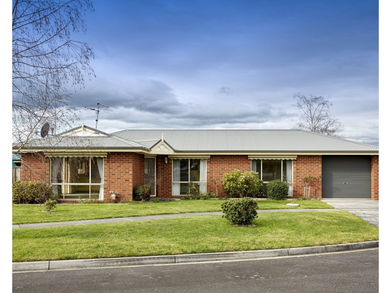 2/2 Janette Close, Warragul VIC 3820