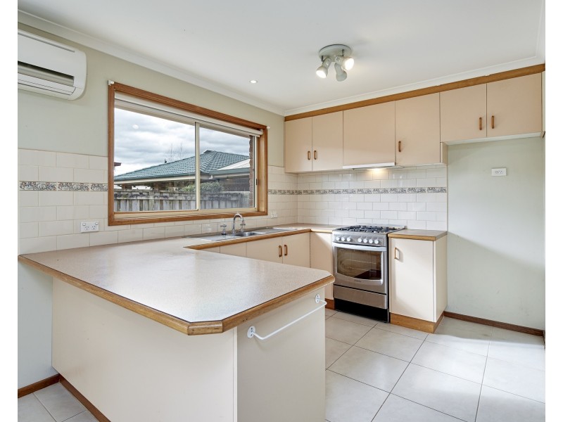 2/2 Janette Close, Warragul VIC 3820
