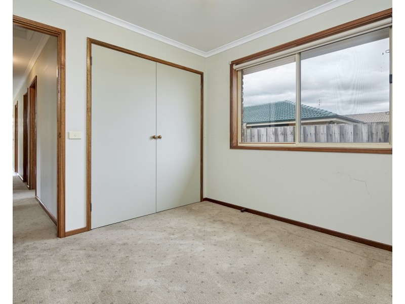 2/2 Janette Close, Warragul VIC 3820