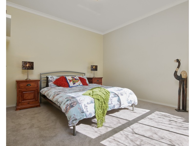 17 Nottingham Court, Drouin VIC 3818