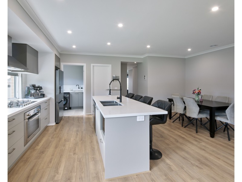 11 Boxcar Street, Warragul VIC 3820