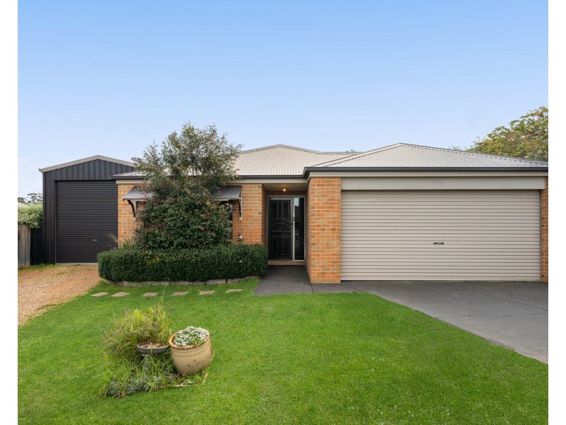 15 Skipton Street, Drouin VIC 3818