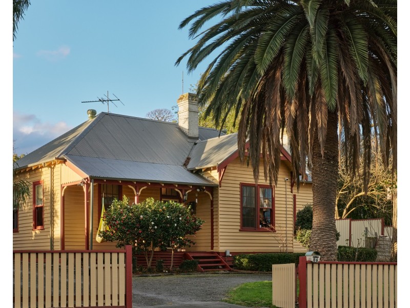 86 Railway Avenue, Garfield VIC 3814