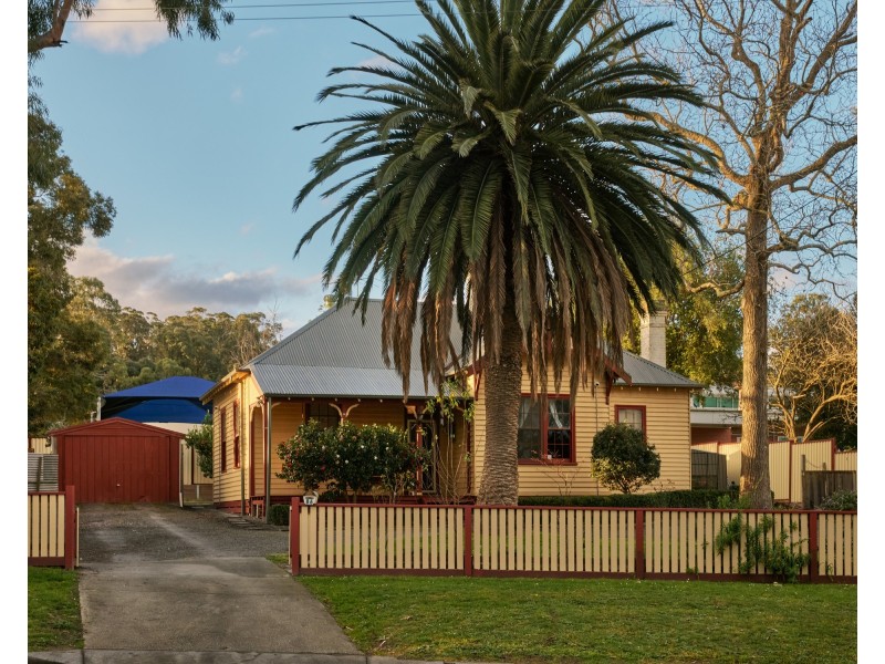 86 Railway Avenue, Garfield VIC 3814