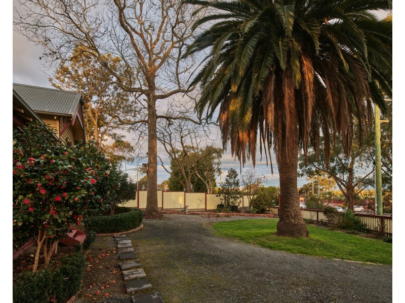 86 Railway Avenue, Garfield VIC 3814