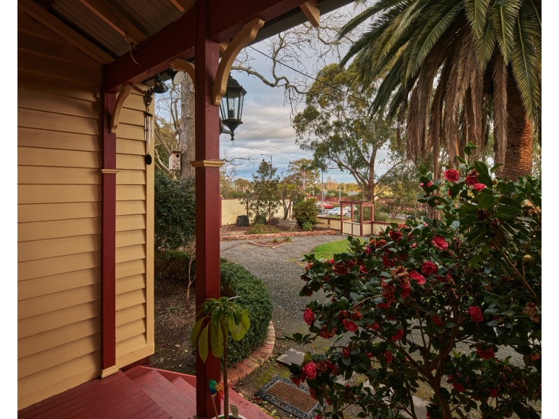 86 Railway Avenue, Garfield VIC 3814