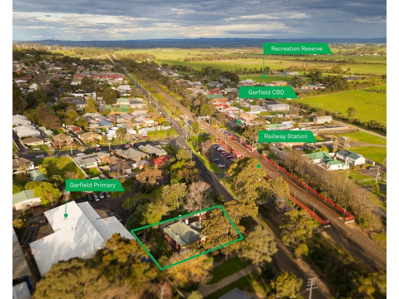 86 Railway Avenue, Garfield VIC 3814