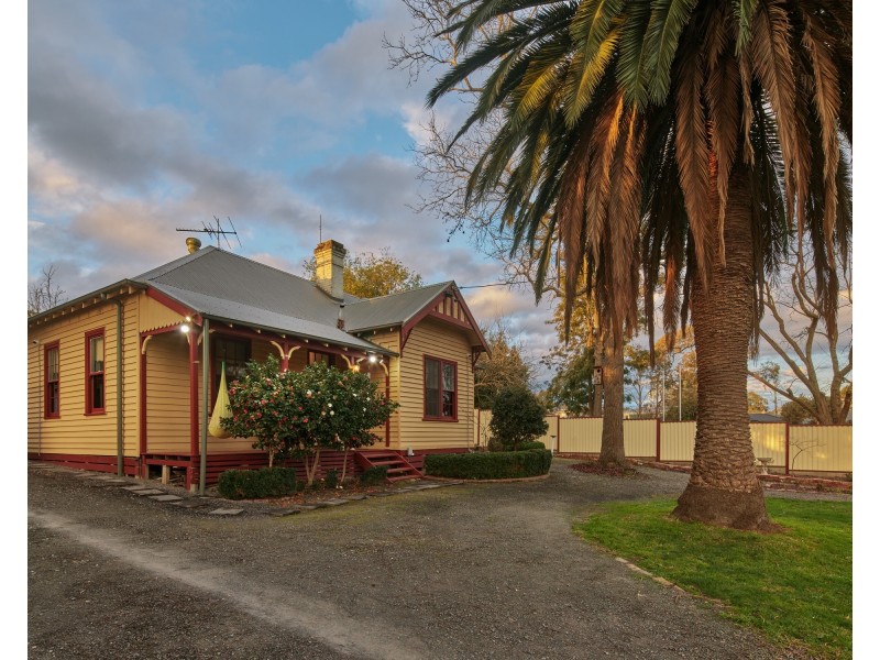 86 Railway Avenue, Garfield VIC 3814
