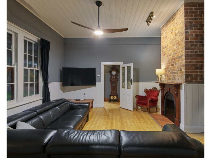 86 Railway Avenue, Garfield VIC 3814