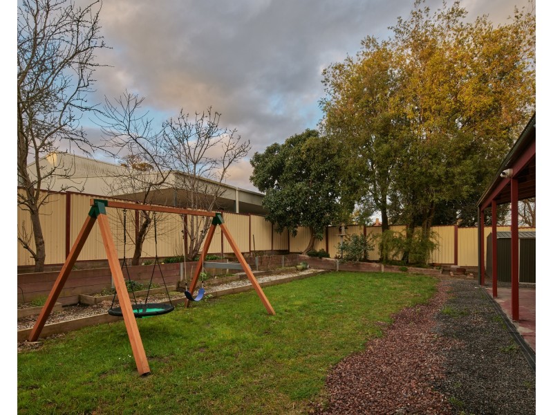 86 Railway Avenue, Garfield VIC 3814