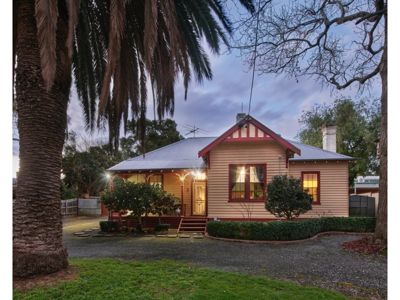 86 Railway Avenue, Garfield VIC 3814