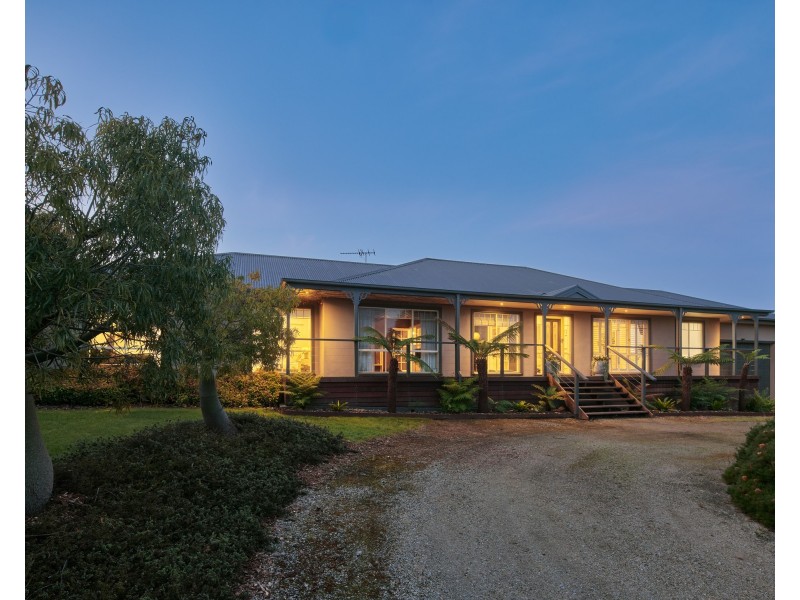 13 Silky Oak Court, Garfield VIC 3814