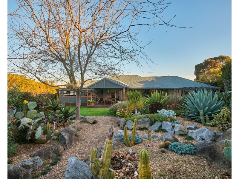 13 Silky Oak Court, Garfield VIC 3814