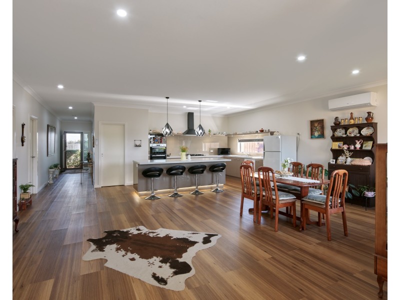 72 Bexley Boulevard, Drouin VIC 3818