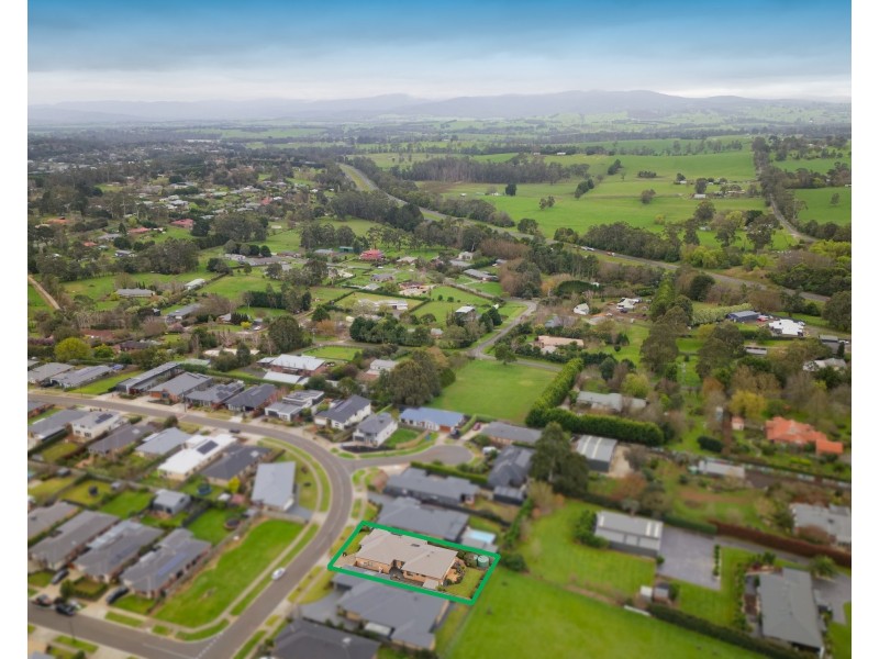 72 Bexley Boulevard, Drouin VIC 3818