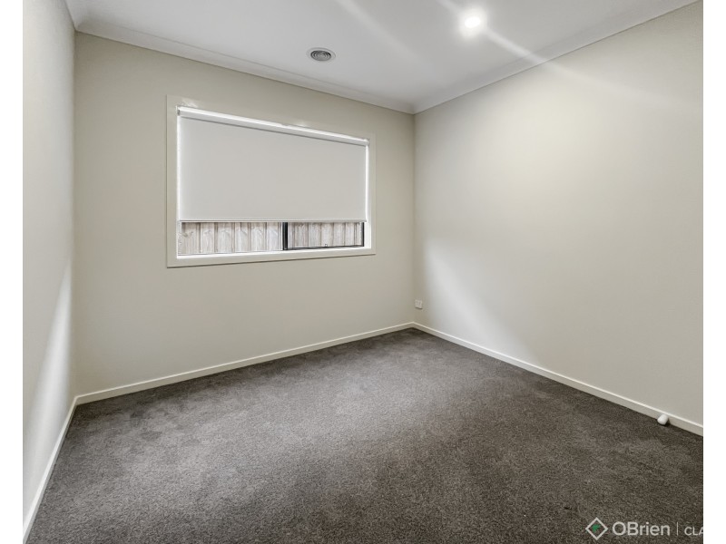 45 Harmon Drive, Drouin VIC 3818