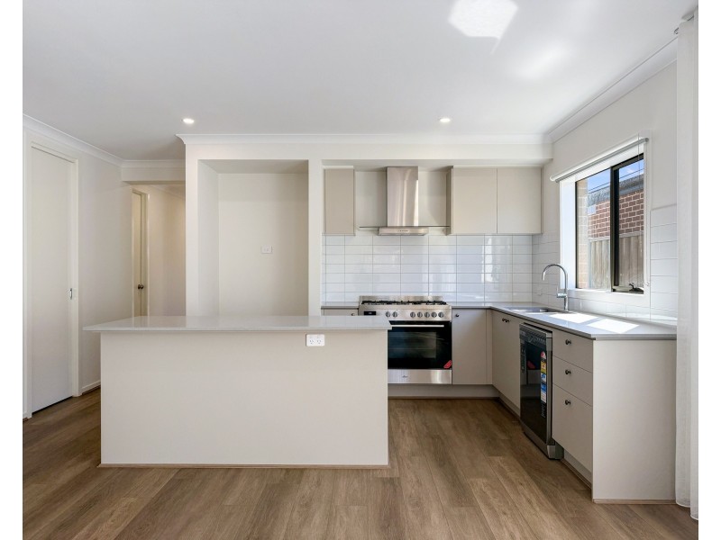 13 Rosea St Street, Warragul VIC 3820