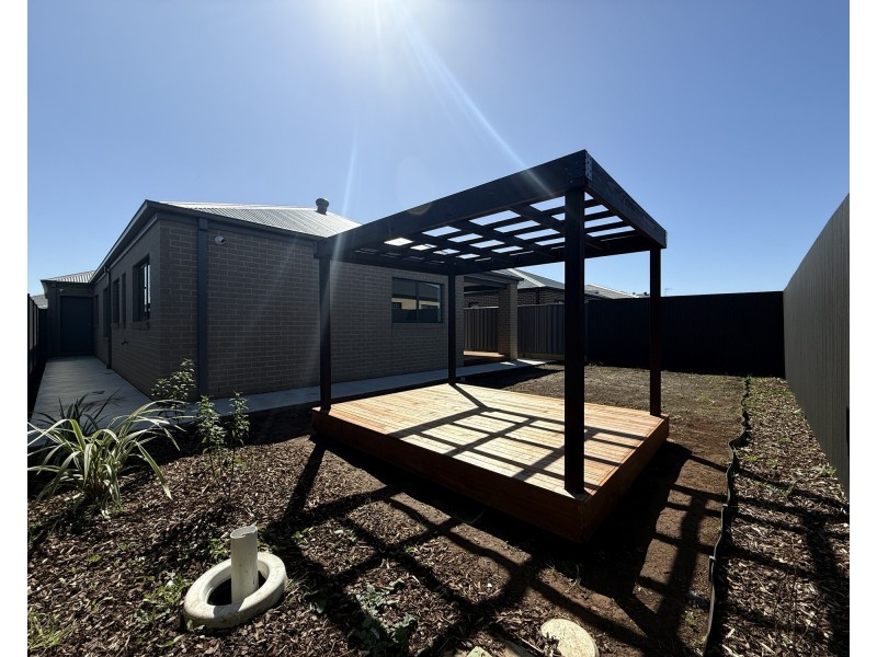 13 Rosea St Street, Warragul VIC 3820