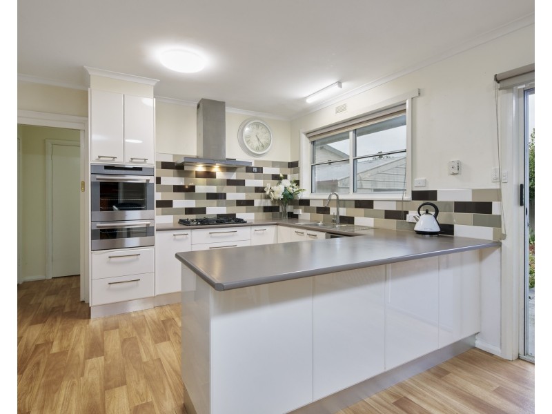 16 Main Neerim Road, Drouin VIC 3818