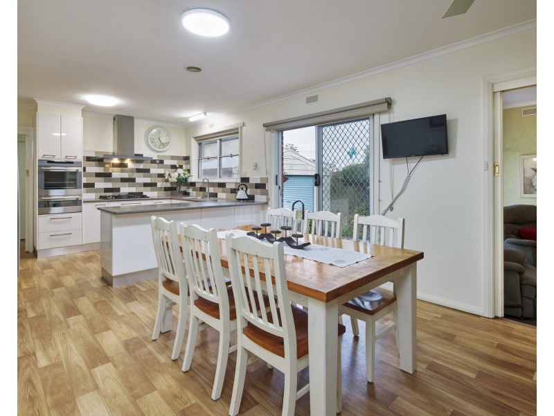 16 Main Neerim Road, Drouin VIC 3818