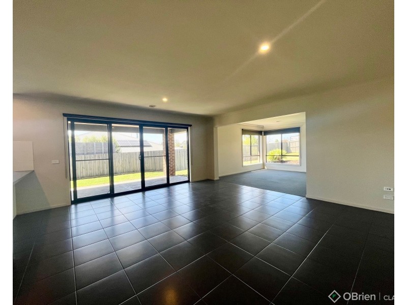 45 Myrtle Crescent, Warragul VIC 3820