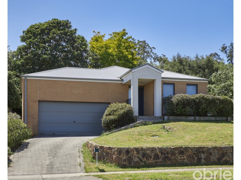 32 Sutherland Way, Drouin VIC 3818