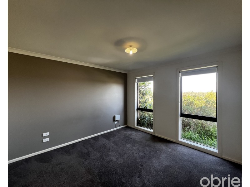 32 Sutherland Way, Drouin VIC 3818